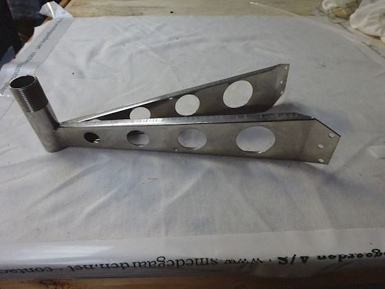 N/A Mastebeslag til tv antenne #1