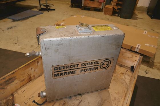 Detroit Diesel Expansion Tank #4