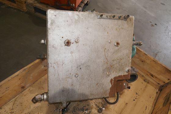 Detroit Diesel Expansion Tank #5