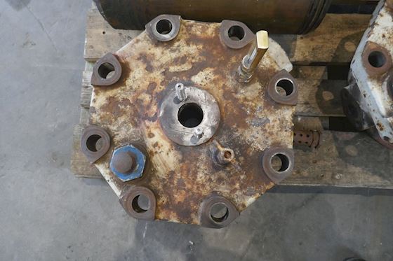 Alpha Cylinder Head 405 26VO #2