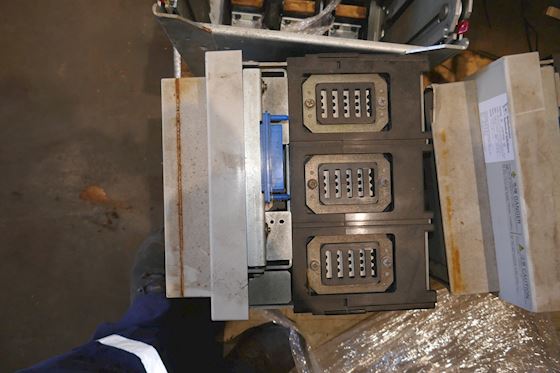 Terasaki AR220S Circuti Breaker + Chassis #5