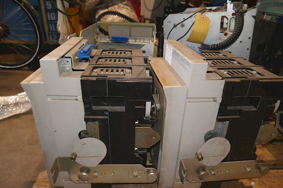 Terasaki AR220S Circuti Breaker + Chassis #4