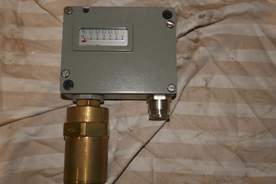 Trafag Pressure Switch 0-6 bar 920.2377.933 #1