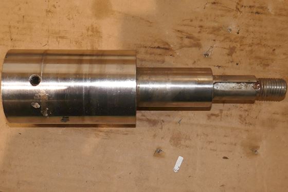 Pump shaft 588 001 7343 #4