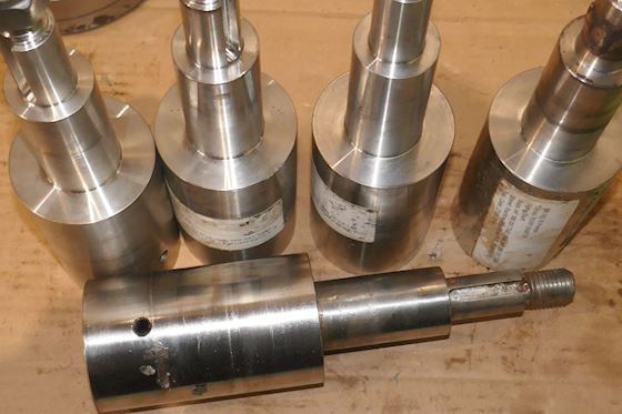 Pump shaft 588 001 7343 #5