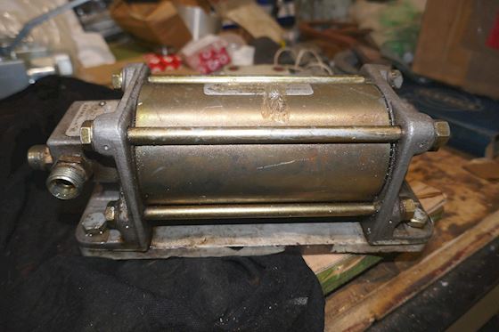 Woodward Booster Servomotor 8901-037 #1