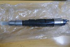 Denso Commen Rail Fuel Injection Nozzle RE524361 - 1