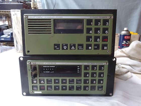 Compact HF SSB RE 2100 + Scrambler 2001 #1