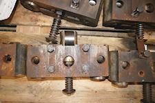 Stork-Wärtsilä FHD 240 Roller guide and various pipes, screws and water outlet thermometer - 1