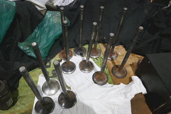 MAK Valve Inlet and Exhaust #2