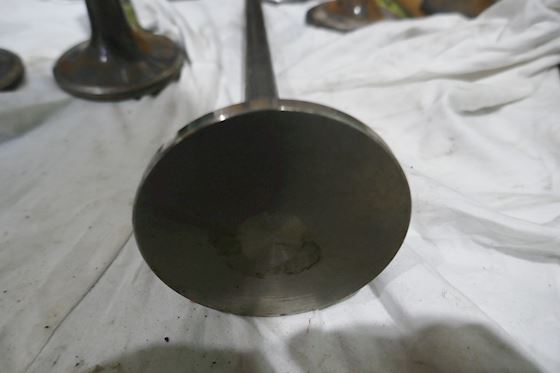 MAK Valve Inlet and Exhaust #2