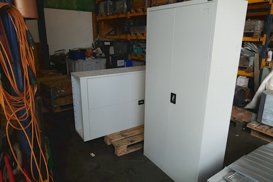 Manutan Steel cabinet 4 Shelves #2