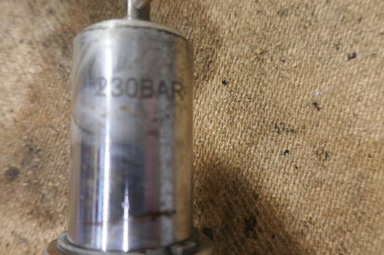 MAN B&W Augsburg Safety Valve Cylinder Head 057.01.A #3