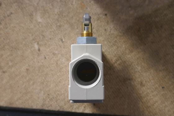 Omron XE-Q22-2 Limit Switch #4
