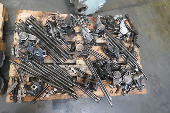 MTU Rocker Arm and Push Rod and Bolts #1