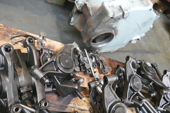 MTU Rocker Arm and Push Rod and Bolts #4