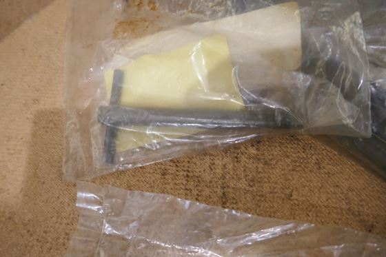 Bosch Thumb Screw for Injection valve 2 433 521 019-410 #1