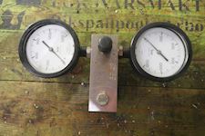 Double Pressure Gauge Holder 6942046 - 1