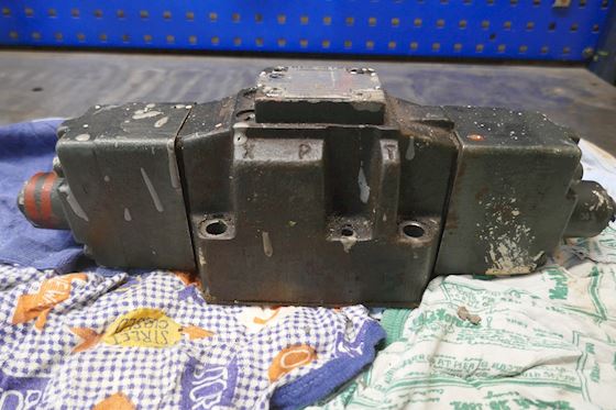 Rexroth Proportional Directionel Valve 4WRZ16W63-20/SO39/J #5