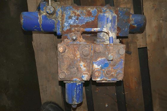 Unknown Hydraulic Valve #1