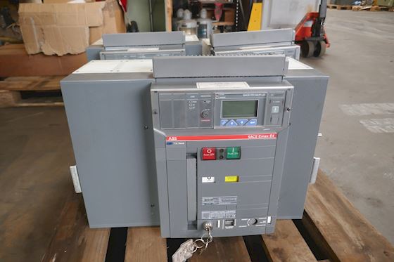 ABB Sace Circuit Breaker  E4H-3200 #1