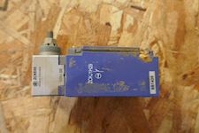 Telemecanique XCKJ10511H29 Limit Switch - 1