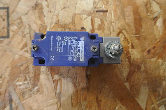 Telemecanique XCKJ10511H29 Limit Switch #3