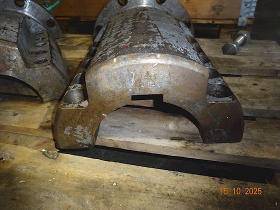 Split Clamp on Propeller Shaft Coupling Flange #4