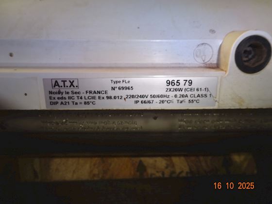 A.T.X Fluorescent Luminaires FLe Serie   2x20W #5