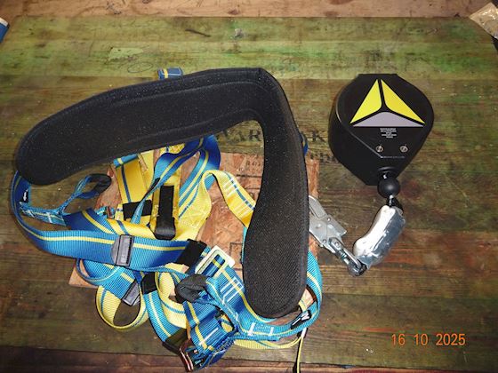 Deltaplus Fall arrest harness with safety harness set AN10006T #1