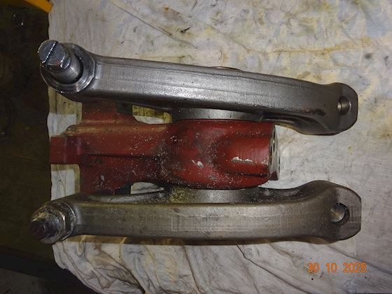 Valve Rocker Bracket M25 #1