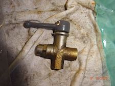 MaK Caterpillar Three- Way Ball Valve 1/4' 193875203 - 1
