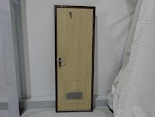 Fomas Cabin door w. Escape hatch and vent. - 1