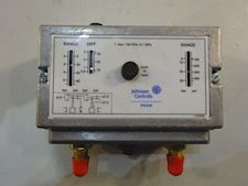 Johnson Controls Dual Pressure Control Switch P78MCA-9300 - 1