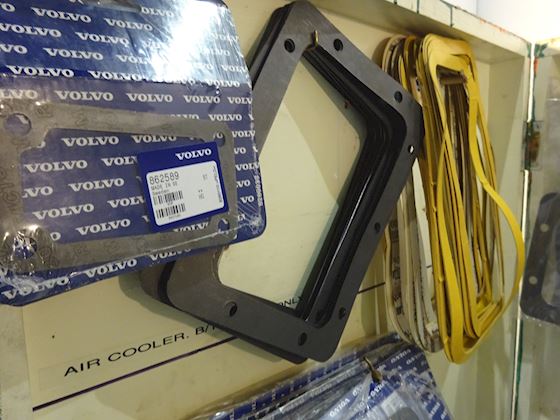 Volvo Penta Gaskets and Kit sets in Cabinet #3