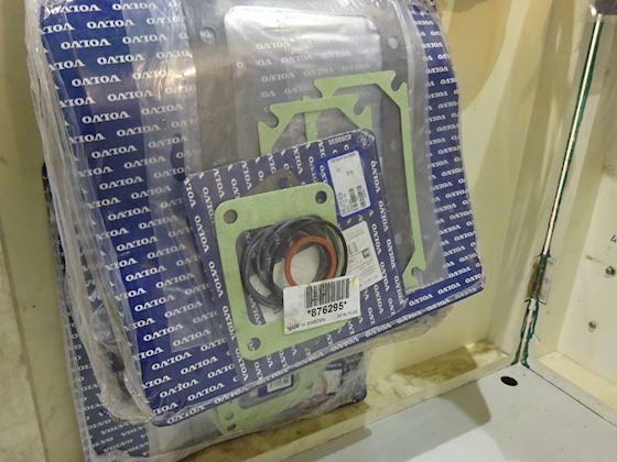Volvo Penta Gaskets and Kit sets in Cabinet #4