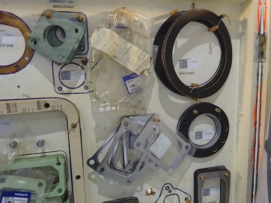 Volvo Penta Gaskets and Kit sets in Cabinet #9