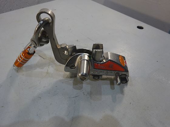 Cresto  Safty Harness with Honeywell Fall Arrester #9