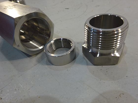 Butech high pressure 1" M/P OD x 1"M/P OD Coupling #4