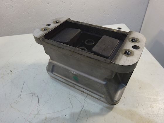 MTU Rubber Mount Rear #2