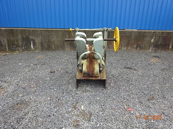 Ancher Chain Lock / Pacifier #1