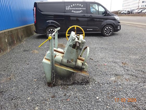 Ancher Chain Lock / Pacifier #2