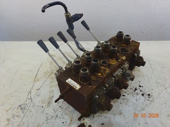 5 Handle Hydralic Valve Block #2