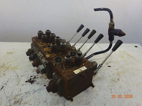 5 Handle Hydralic Valve Block #3