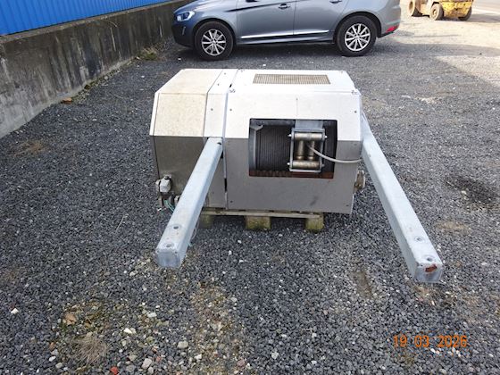 AH Industries Wire Winch #1