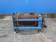 Wire Winch with Wire Guide and Remote Control - 1