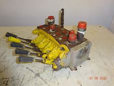 5 handle Hydraulic Valve Block - 1