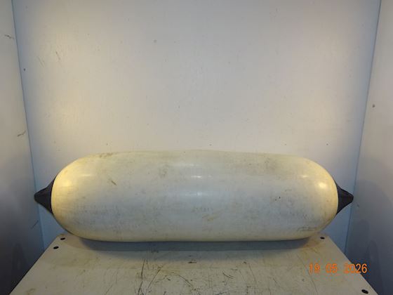 Polyform Fender 147,3cm x Ø38,1 #1