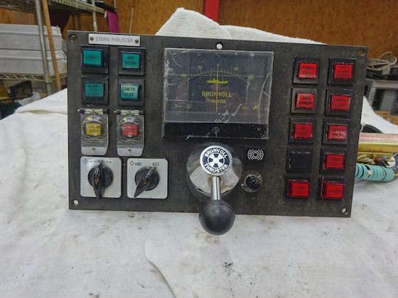 Brunvoll THRUSTER CONTROL for and aft with slave #3