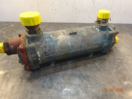 Bowman FG 100 Marine Hydraulic Oil cooler #1